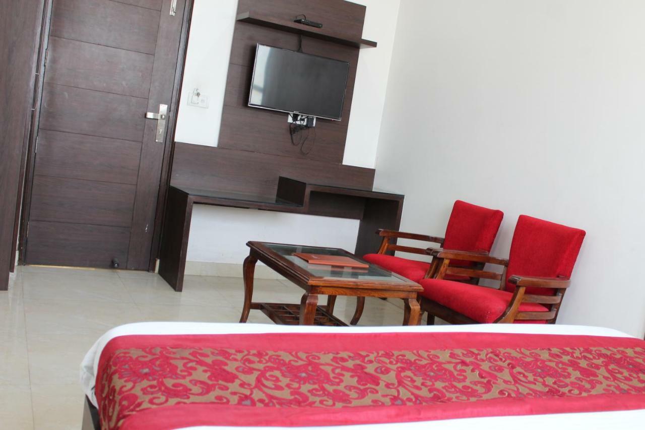 Hotel Lav Kush Deluxe " 3 Min Walking From New Delhi Railway Station " 外观 照片