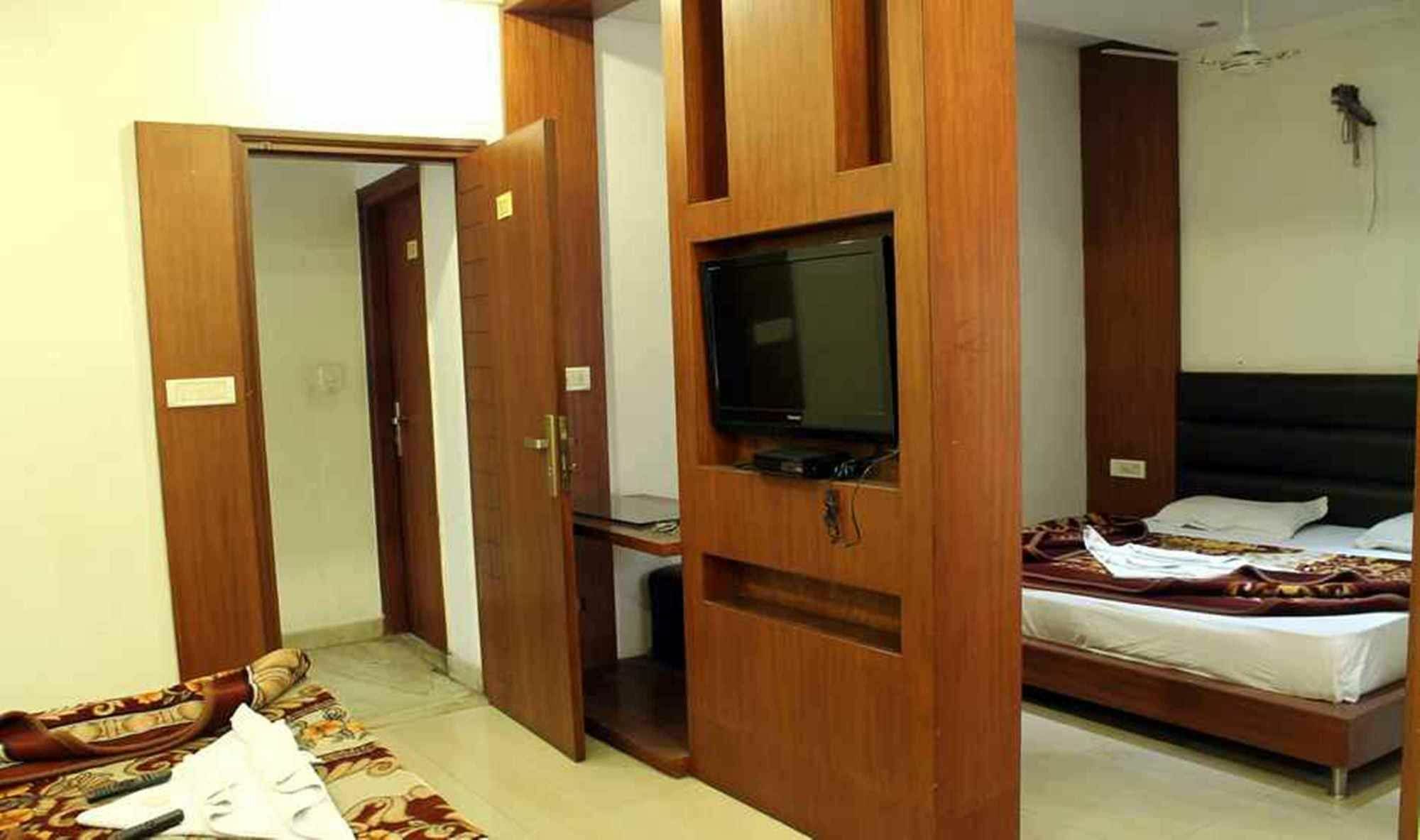 Hotel Lav Kush Deluxe " 3 Min Walking From New Delhi Railway Station " 外观 照片